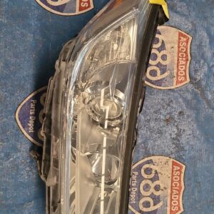 foco derecho Highlander 17-19 019895 rack A1 (bodega)