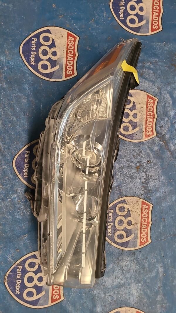foco derecho Highlander 17-19 019895 rack A1 (bodega)