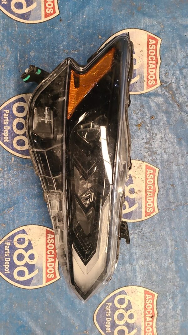 Foco derecho Altima 19-22 019891 rack A1 (bodega)