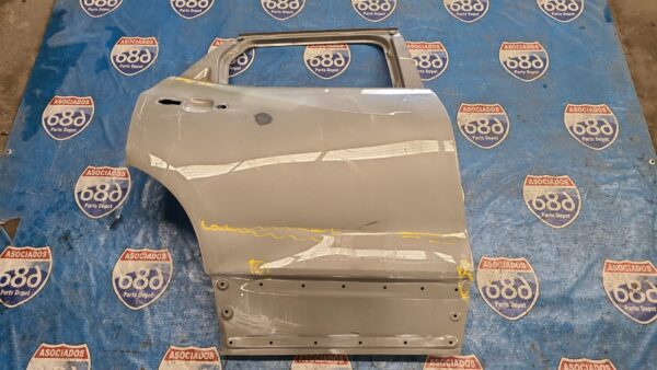 Puerta trasera derecha Blazer 19-21 09080 (bodega)