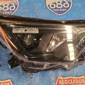 foco derecho Rav4 16-18 07001 rack A3 (bodega)