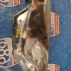foco derecho Corolla 14-16 019778 rack E2 (bodega)