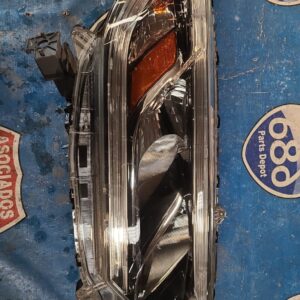 foco derecho Crv 15-16 102028 rack E2 (bodega)