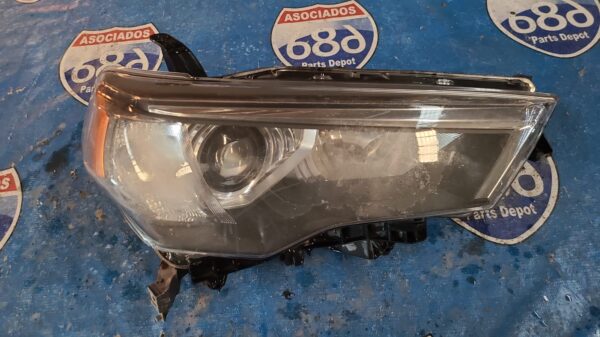 foco derecho 4runner 14-20 019664 (bodega)