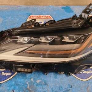 foco izquierdo Lexus 300 sport 2018 690172 rack E1 (bodega)