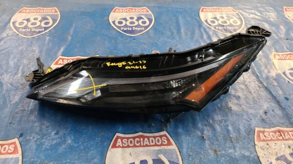 foco izquierdo Rogue 21-23 019616 (bodega)