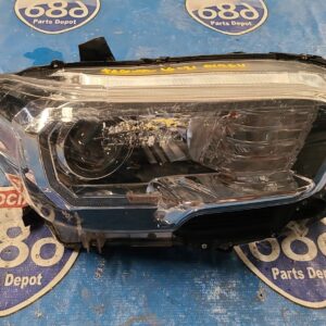 foco derecho Tacoma 16-21 019611 (bodega)