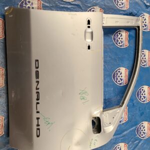 puerta derecha delantera Sierra/silverado HD 20-23 019603 (bodega)