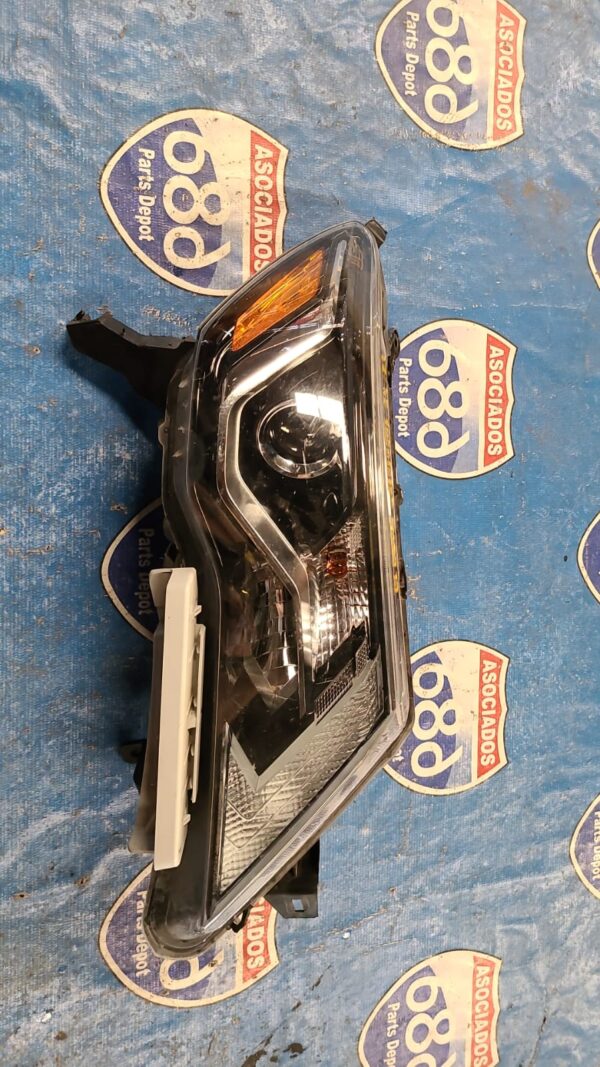 foco derecho Pathfinder 17-20 718979 (bodega)