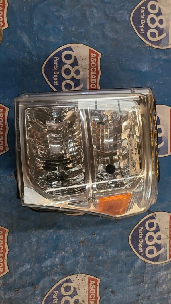foco izquierdo F250+ SD 11-16 018582 (bodega)