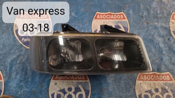 foco derecho chevy express 03-18 019580 (bodega)