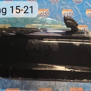 Puerta derecha con vidrio Mustang 2015-21 019551 (bodega)