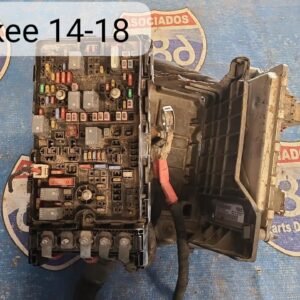 Caja de fusibles y ECU cherokee 3.2 2016-17 019559 (bodega)