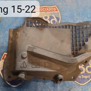 Tapa de bateria Mustang 15-22 019558 (bodega)