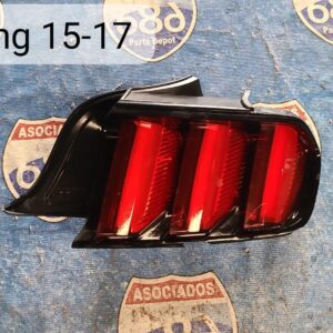 Mica derecha mustang con detalle 2015-17 019492 (bodega)