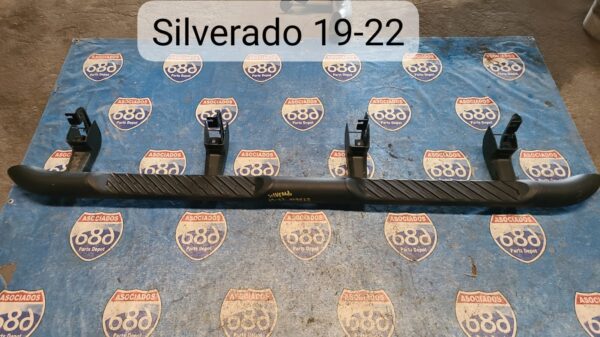 estribo silverado/sierra 2019-22 019427 (bodega)