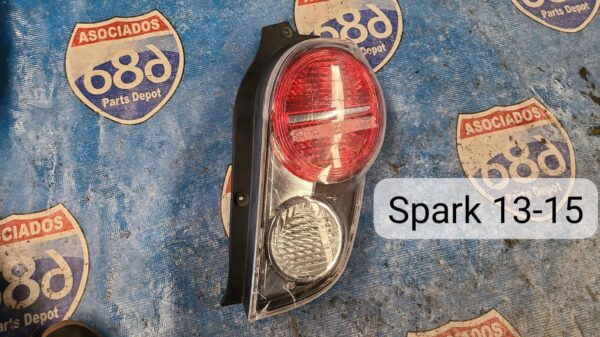 Mica derecha spark 2013-15 019373 (bodega)