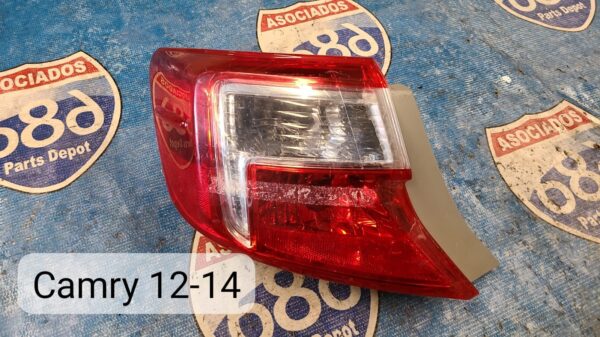 Mica izquierda camry 2012-14 019372 (bodega)