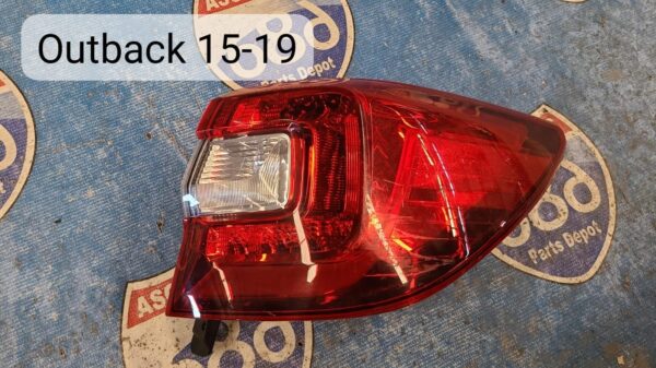 mica derecha subaru outback 2015-19 019386 (bodega)