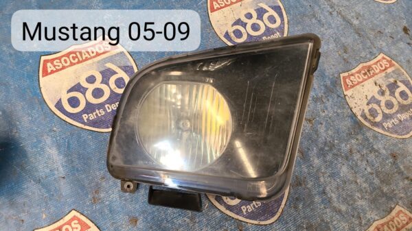 foco derecho mustang 2005-09 019356 (bodega)