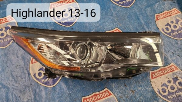 foco derecho highlander 2014-16 019351 rack E4 (bodega)