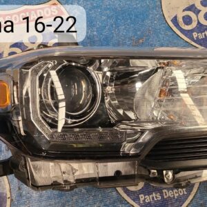 foco derecho tacoma 2016-21 019335  (bodega)