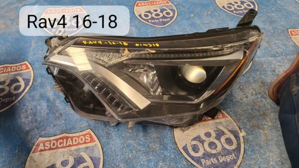 foco izquierdo rav4 2016-18 019318 (bodega)