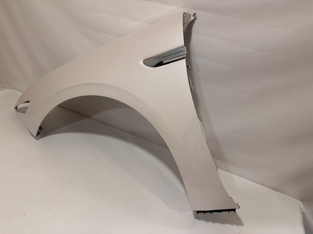 GUARDAFANGO IZQUIERDO LINCOLN CONTINENTAL 2018-2024 OEM