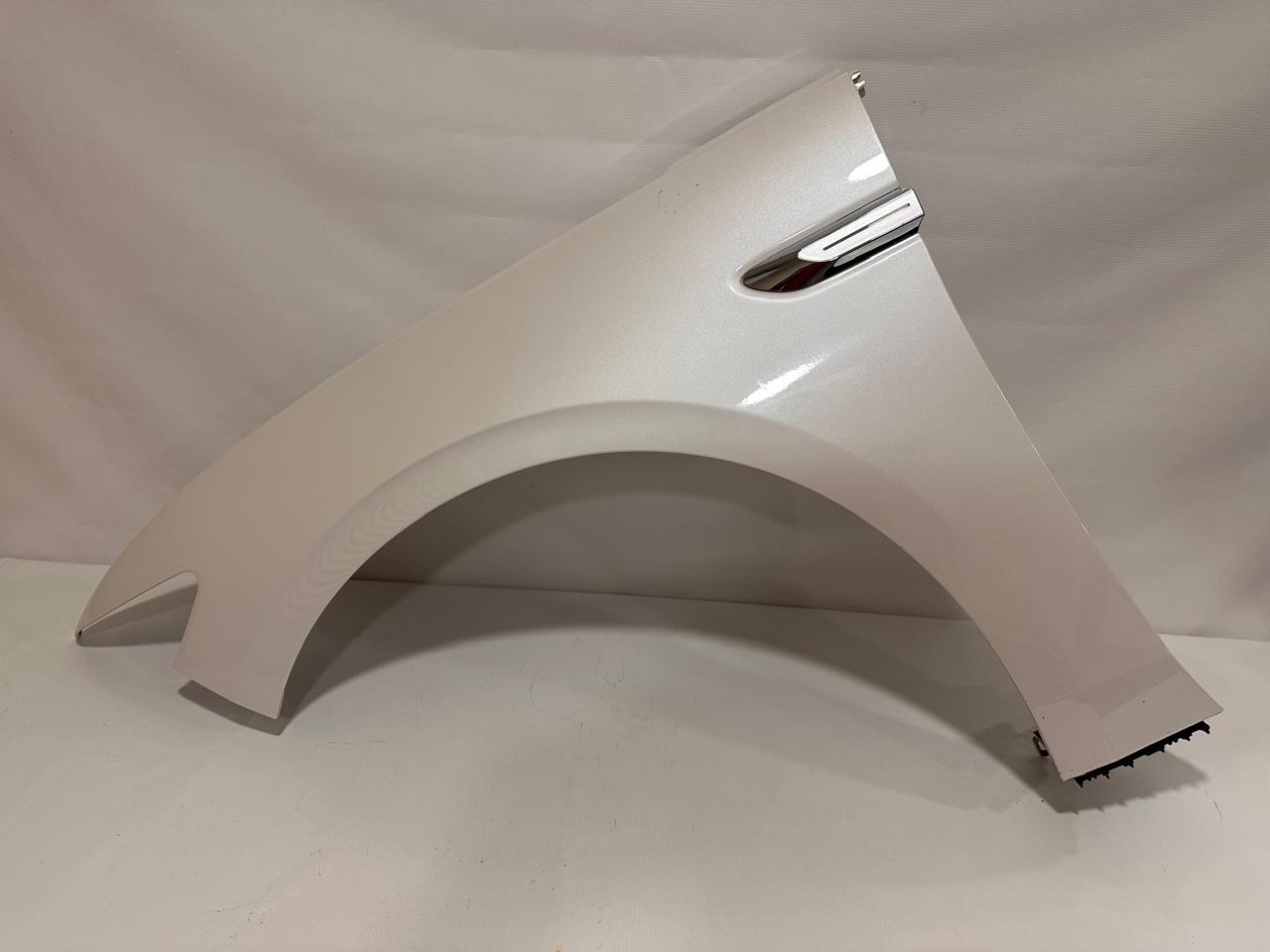 GUARDAFANGO IZQUIERDO LINCOLN CONTINENTAL 2018-2024 OEM