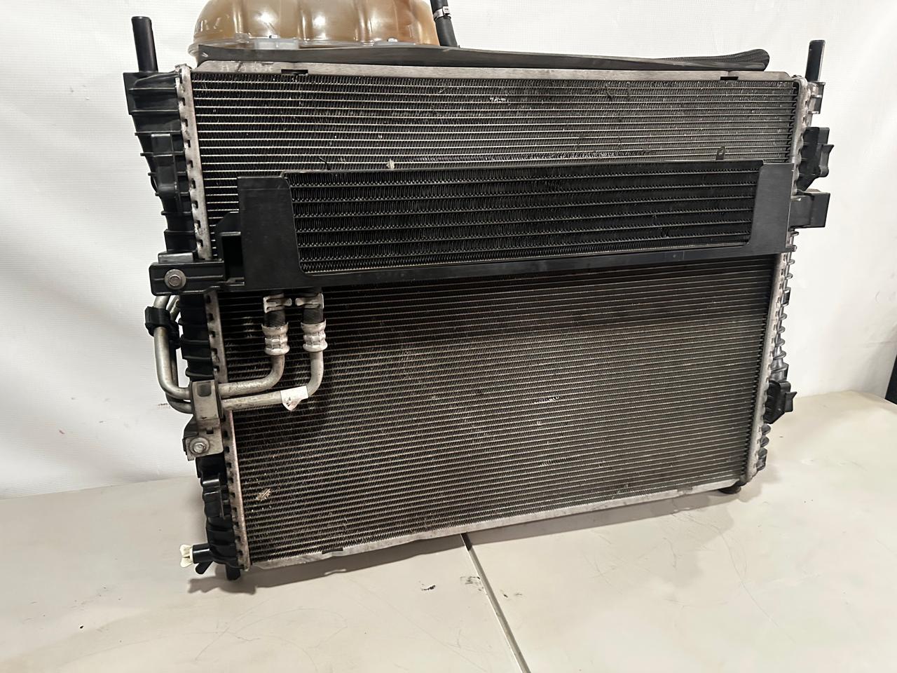 KIT DE RADIADORES DE FORD MUSTANG GT  15-23 5.0
