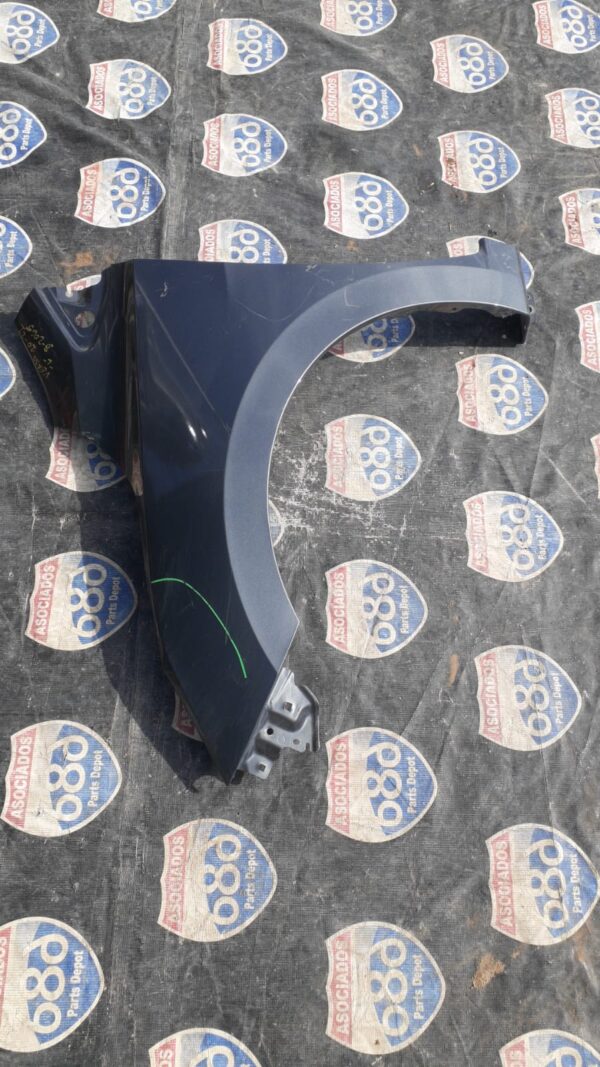 Versa 20-21 -L- B-2065 guardafango izquierdo