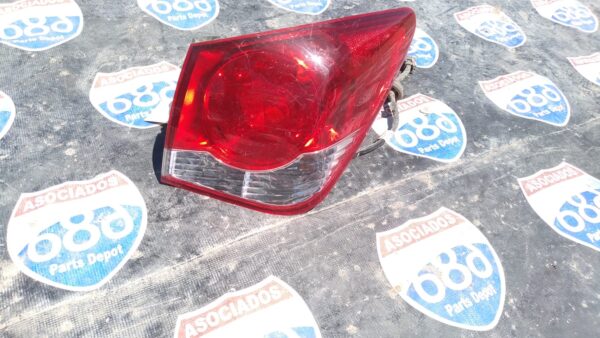 Cruze 2010 mica derecha