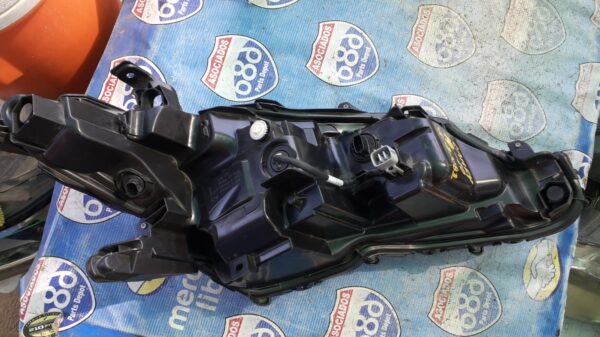 Camry 19-20 B-3081 foco izquierdo (RACK B-1 BODEGA