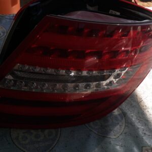 Mercedes C class W204 12-14 -R- B-2198 mica derecha