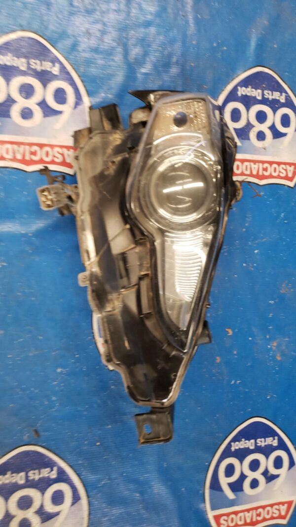 Lexus 250 15 R 131319 FOCO RACK E-4 BODEGA