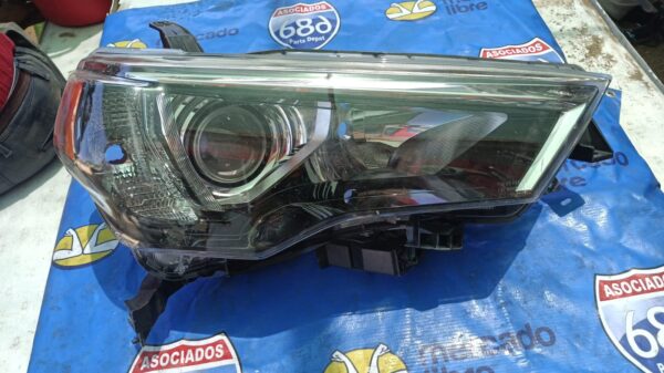4 Runner 14-20 R b9002 FOCO DERECHO RACK A-1 BODEGA