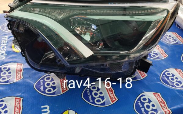 Rav4 2016-2018 foco izquierdo 02100 (RACK B-4) BODEGA
