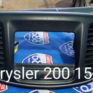 Chrysler 200 2015-2016 Visel de estereo