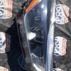 Kicks 18-20 – B-4023 foco derecho (Rack A-4) BODEGA