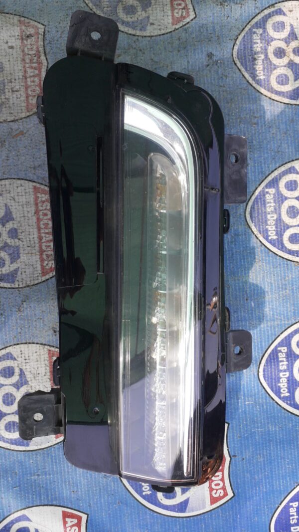 Cadillac cts 14-19 -R- B-3035 faro niebla derecho