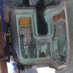 F-150 2016-2017 B-6568 foco izquierdo (Rack B-1 BODEGA