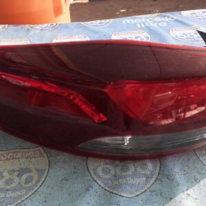 Elantra 17-18 -L- B-2196 mica izquierda
