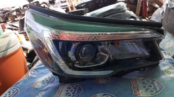 Forester 19-20 -R- B-3080 foco derecho (Rack A-3)  BODEGA