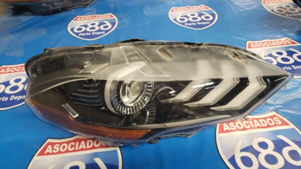 Mustang 18-21 540011  foco derecho bodega