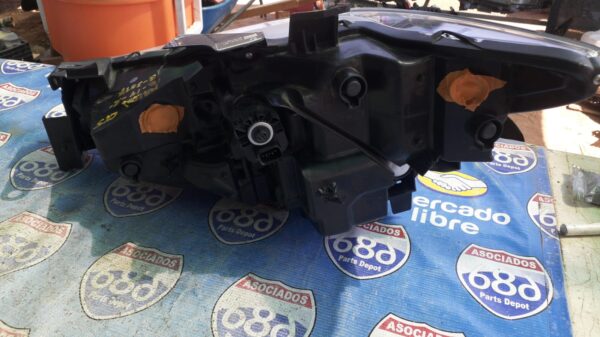Mazda cx5 18-19 B-3017 foco derecho (Rack C-3 BODEGA