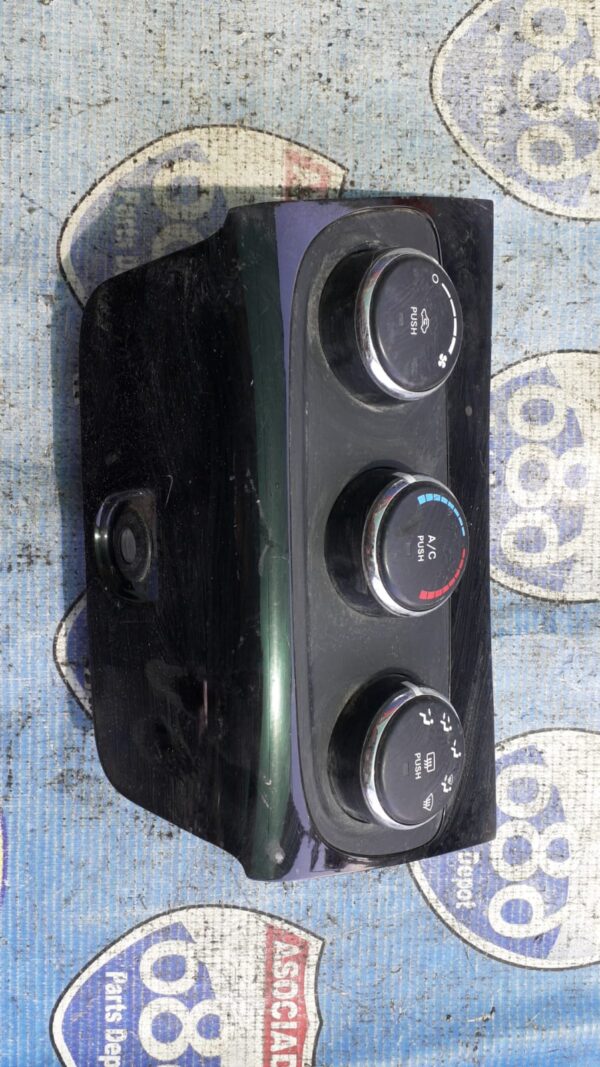 Patriot 2011-2013 O-0324 controles de a/c