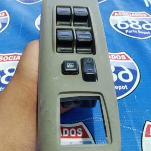Corolla 2011-2014 control de vidrios M2006