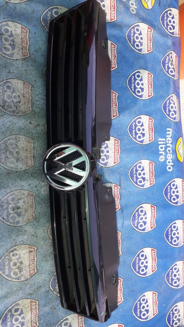 Jetta 2011-2014 B-0192 Parrilla (Bodega)