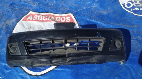 Nissan tida 2013-2014 defensa delantera