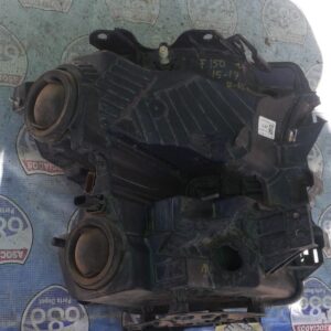 F-150 2016-2017 B-6568 foco izquierdo (Rack B-1 BODEGA